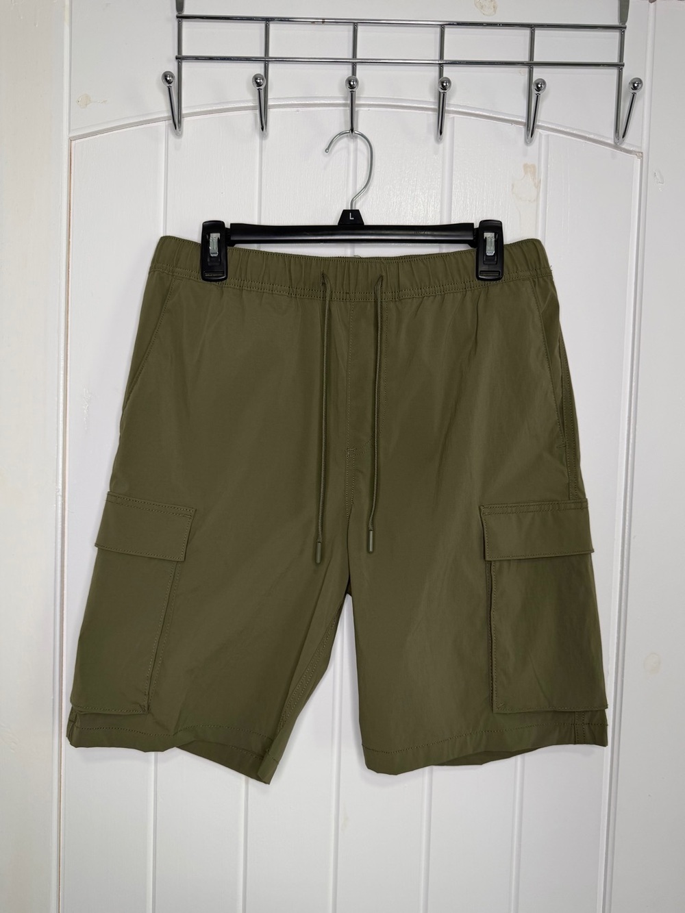 H&M Regular Fit Coupe Standard Olive Green Cargo Shorts Size/Medium
